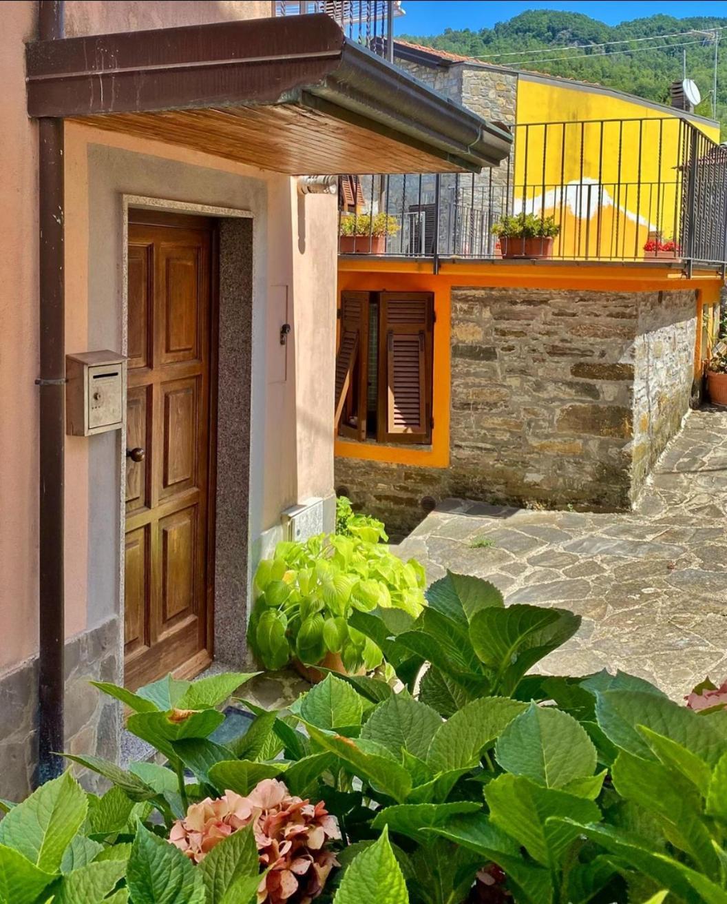 La Casetta Rosa Rocchetta di Vara Exterior foto